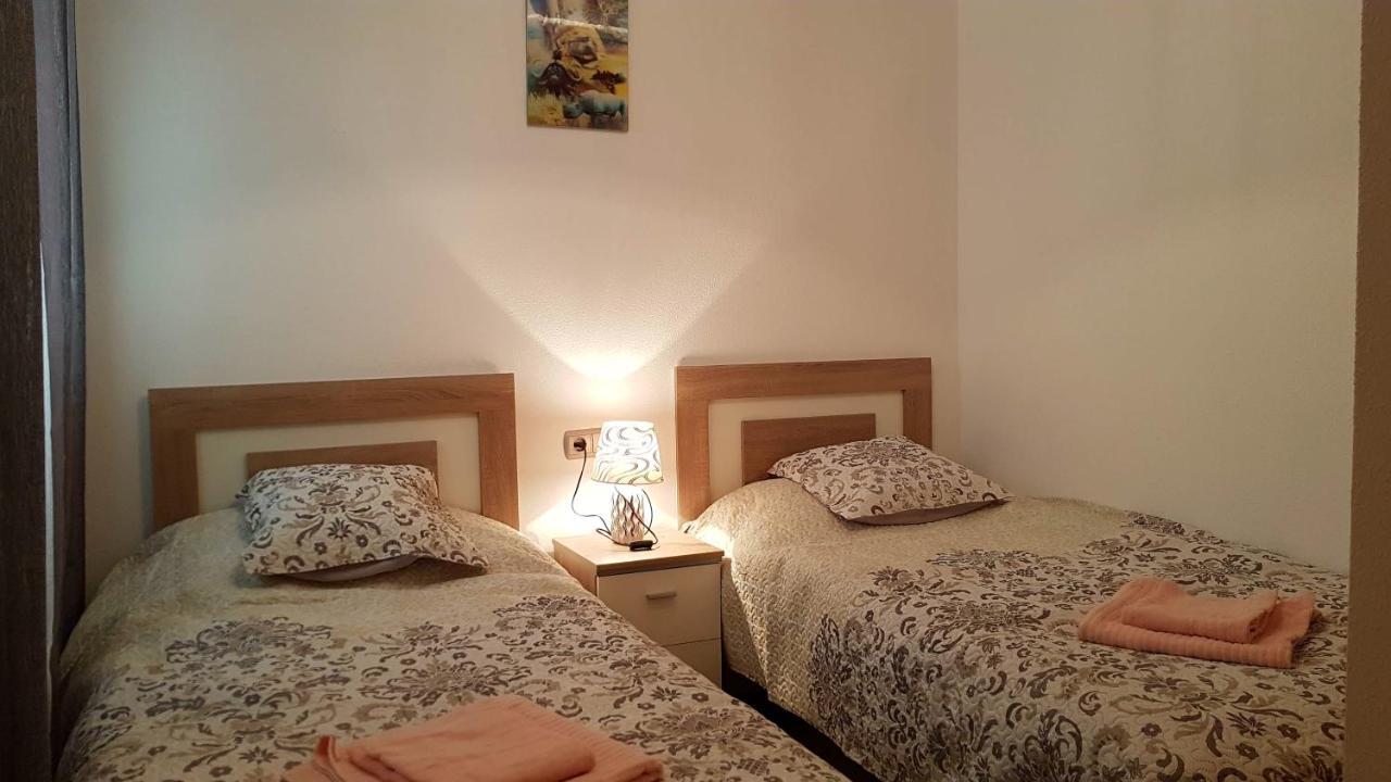 Iberia22 Apartment ตอร์เรเวียคา ภายนอก รูปภาพ